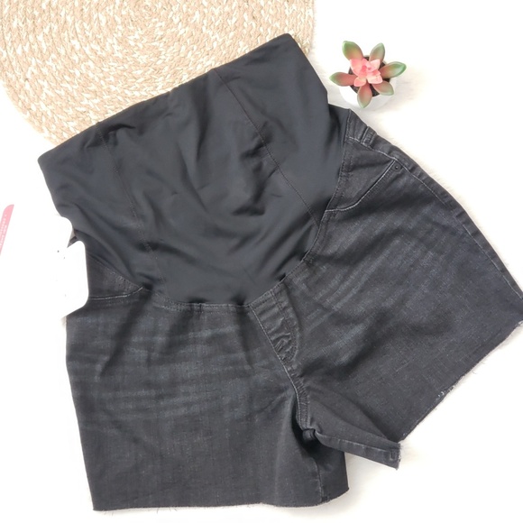 NWT Ingrid + Isabel Black Denim Maternity Shorts - Picture 4 of 8